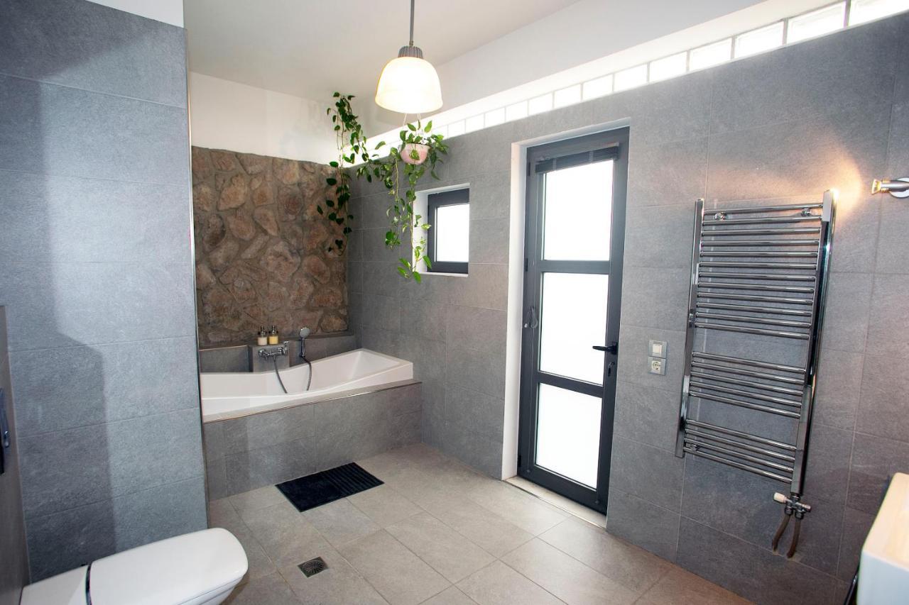 أثينا Spacious Suite With Luxury Bath المظهر الخارجي الصورة